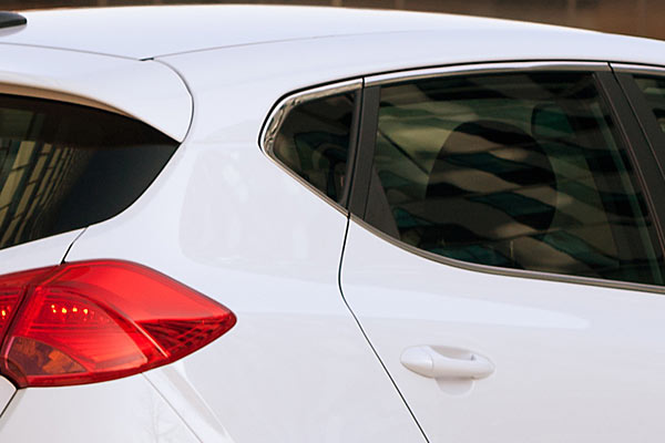 Drittes Seitenfenster mit Emotion. Zu sehen an welchem Auto?