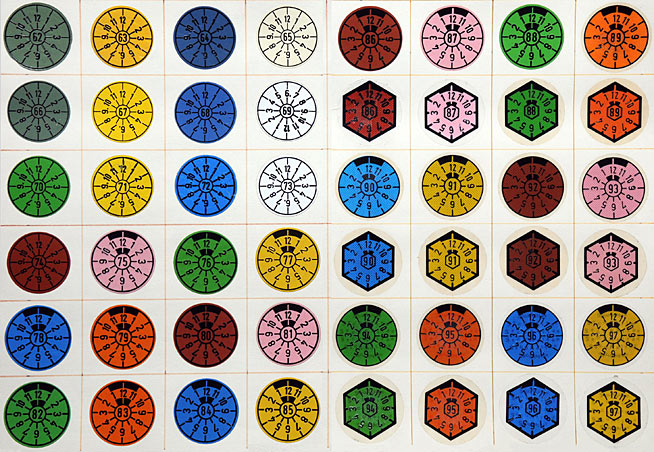 Plakettenfarben 1962 bis 1997, © TÜV Süd